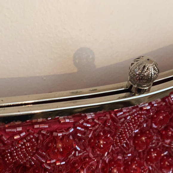 Small Red Beaded Bag - Picture 5 of 7